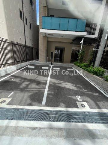 ソルティア天神橋一丁目の駐車場|駐車場があるので、車を買う予定の方も安心です