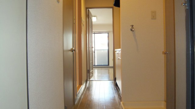 グランデュール本郷の居間・リビング|エアコン完備