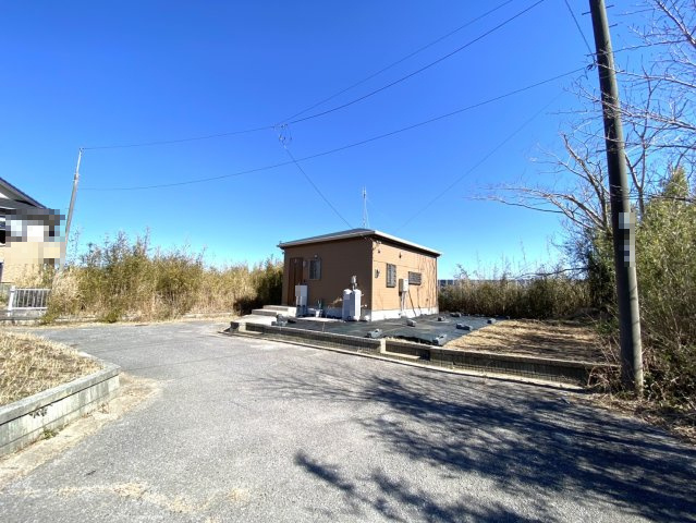 築浅中古戸建　山武市小松（釣り好き・サーファー・別荘利用等）の前面道路含む現地写真|前面道路含む現地写真です