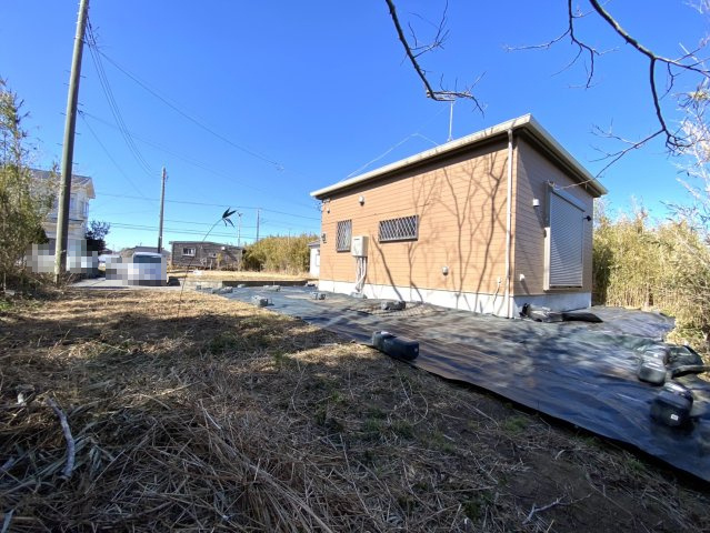 築浅中古戸建　山武市小松（釣り好き・サーファー・別荘利用等）の外観|前面道路含む現地写真です