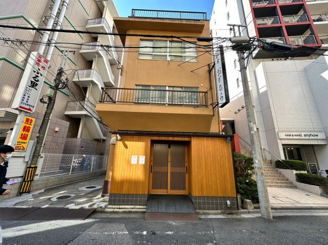 若菜ビルの外観