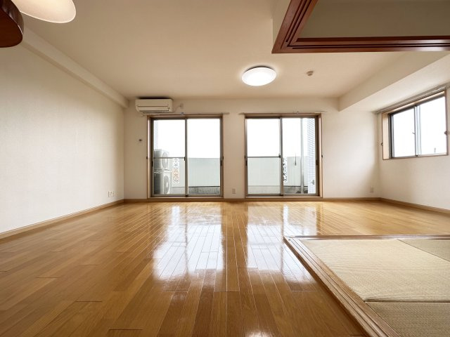 ヴィラコートSEIの居間・リビング