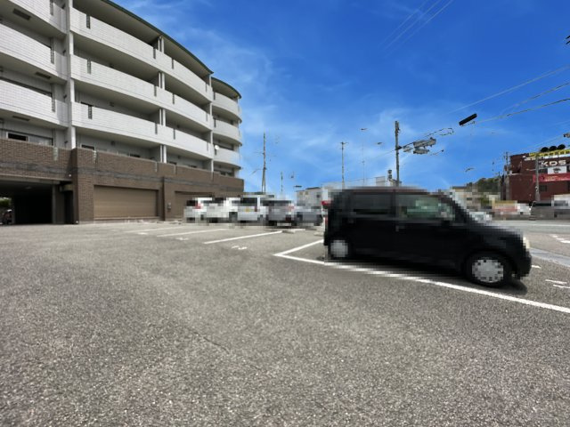 ヴィラコートSEIの駐車場