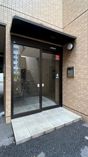 【エントランス】ラティーダ下並木 