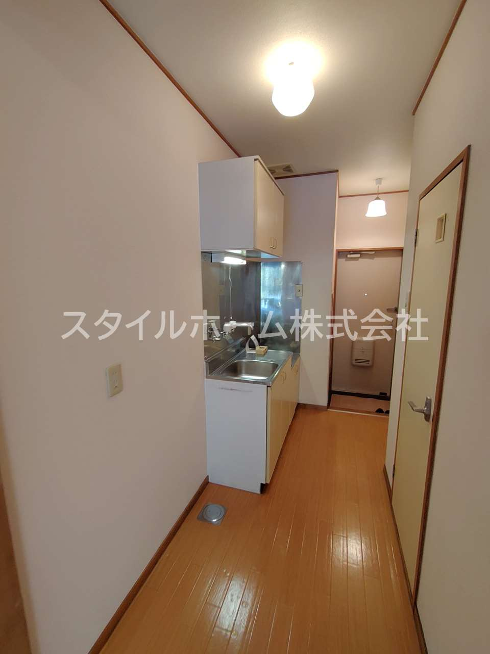 アイリス小池の居間・リビング|別部屋写真です。