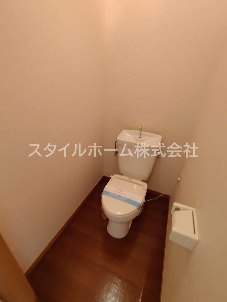 アイリス小池のトイレ|別部屋写真です。