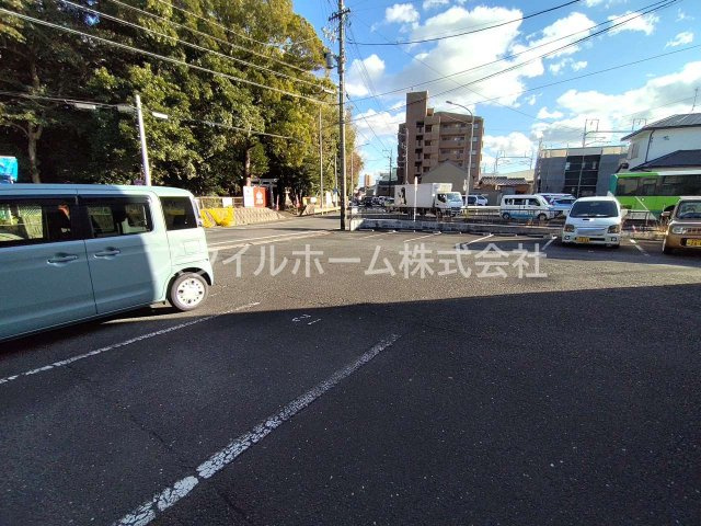 アイリス小池の駐車場