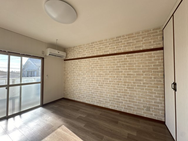 ブルースノーシラクニの居間・リビング