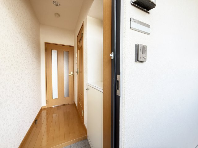 ルガーノ杉井流の玄関