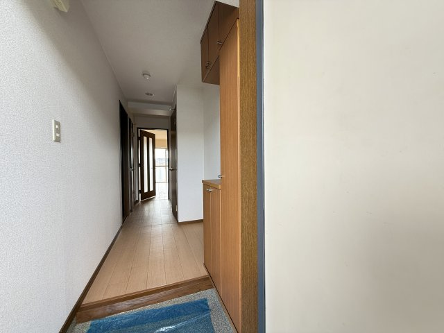 高そねマンションの玄関