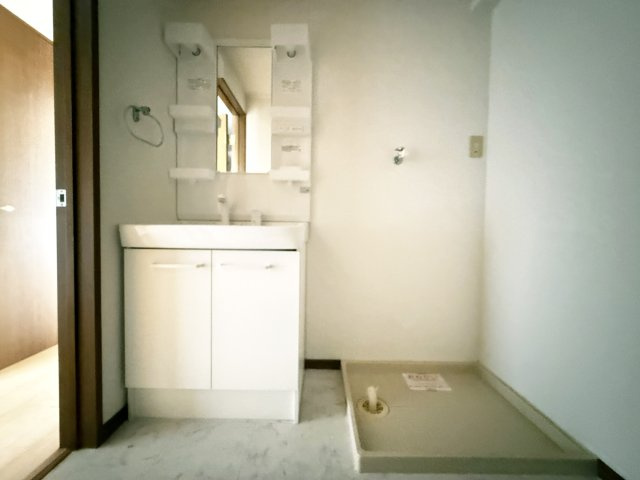高そねマンションの独立洗面台