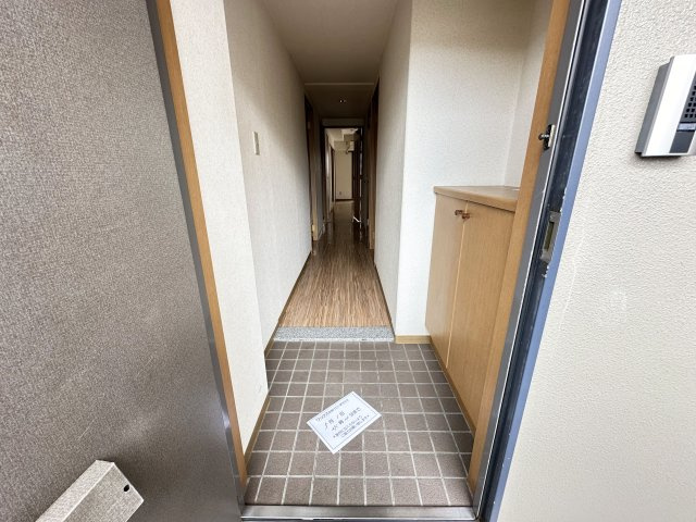 クレストの玄関
