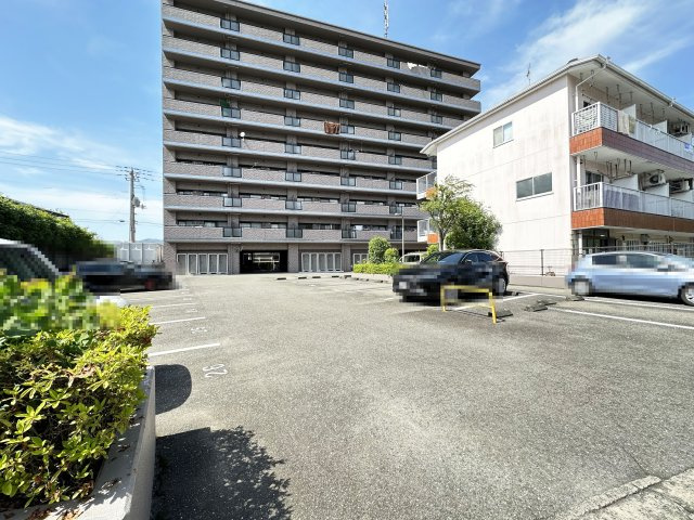 パールリバーの駐車場