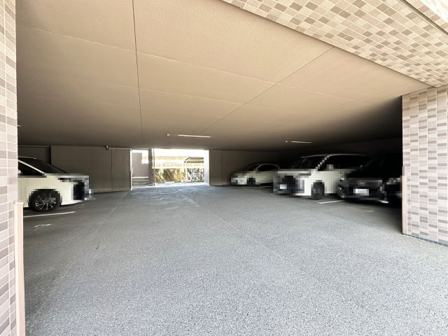 パールリバーの駐車場