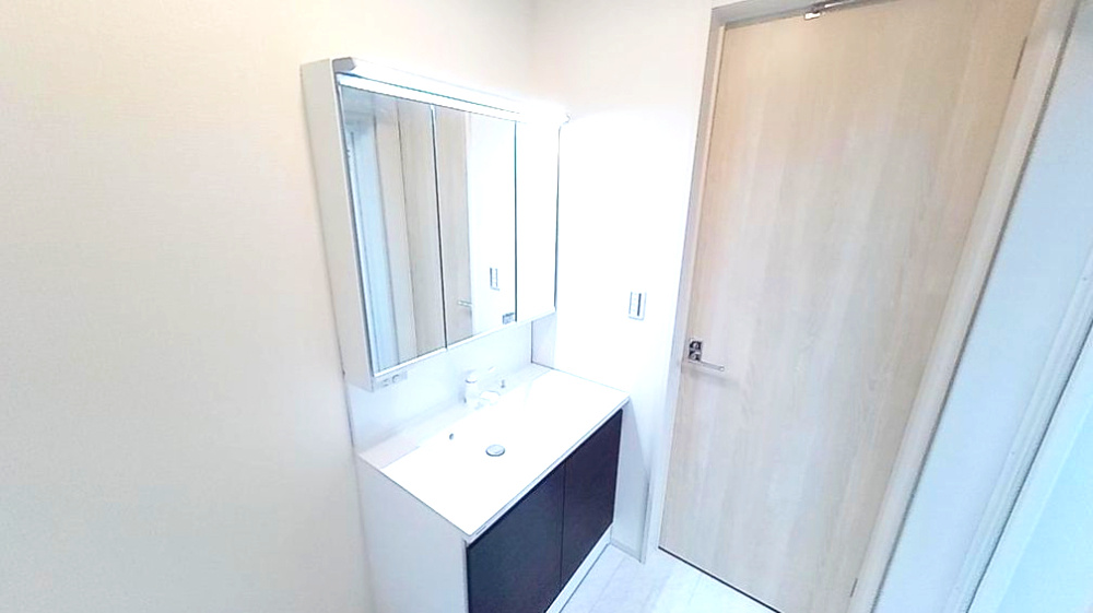 厚木市妻田西2丁目　中古戸建の独立洗面台|独立洗面台で身支度をすべて済ませてしまいましょう