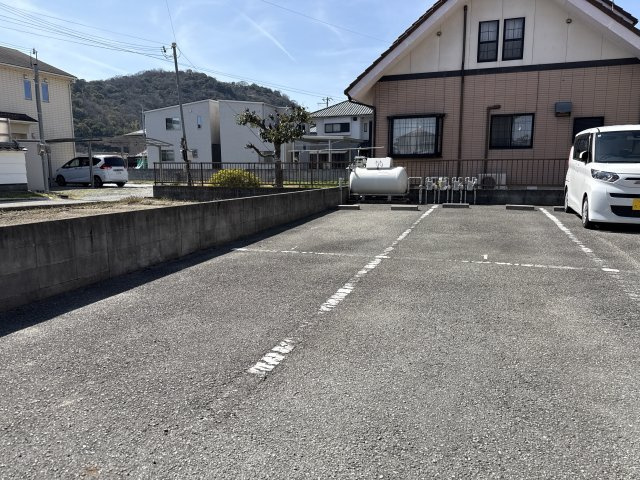 ラ・シャンスの駐車場