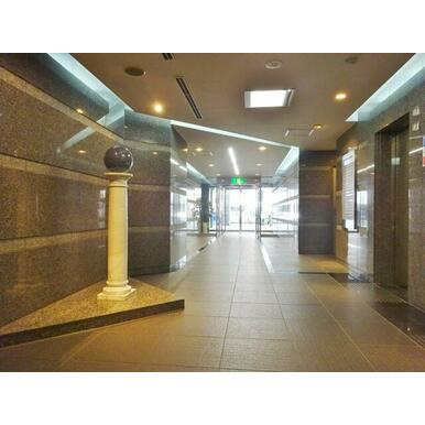 アーバンセンター新横浜のロビー