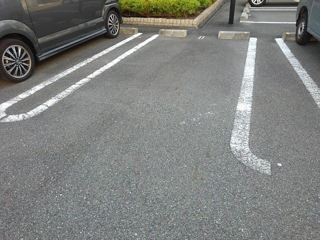 マーベラス・アンジュⅡの駐車場