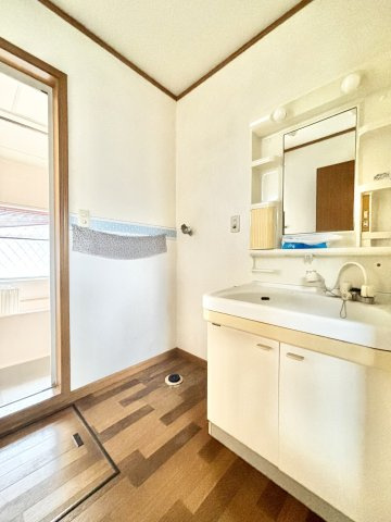 【中古戸建】佐波郡玉村町板井の独立洗面台|■洗面所