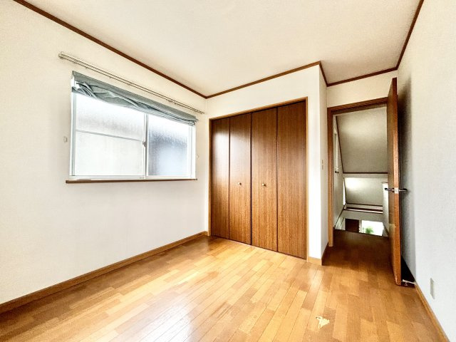 【中古戸建】佐波郡玉村町板井の洋室|■洋室｜子供部屋のメリットは「自立心を養うことができる」「自分で整理整頓できるようになる」そして、お子様が成長した際には「プライバシーを確保できる」といい事だらけ♪