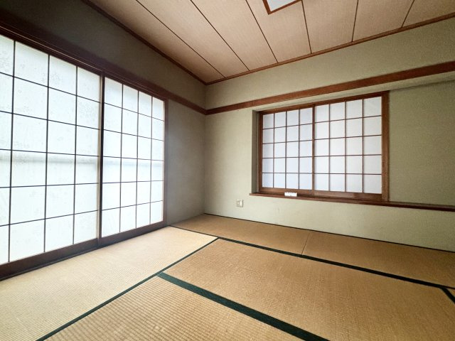 【中古戸建】佐波郡玉村町板井の和室|■和室｜和室でしか味わえない畳ならではの香りや素材で和のやすらぎを感じてください♪休日はお子様とお昼寝するのにも最適です！