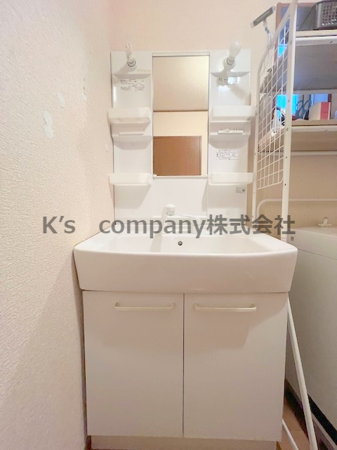 ■茅ヶ崎市今宿　中古戸建の独立洗面台|独立洗面台☆隣に洗濯機スペースがあります☆