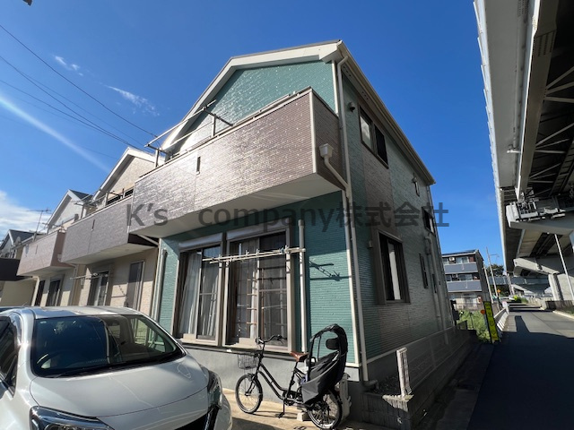 ■茅ヶ崎市今宿　中古戸建の前面道路含む現地写真|南側からの外観写真☆