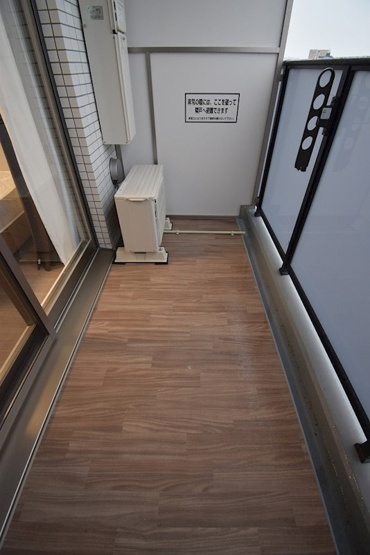 【バルコニー】プレサンス新大阪イオリア