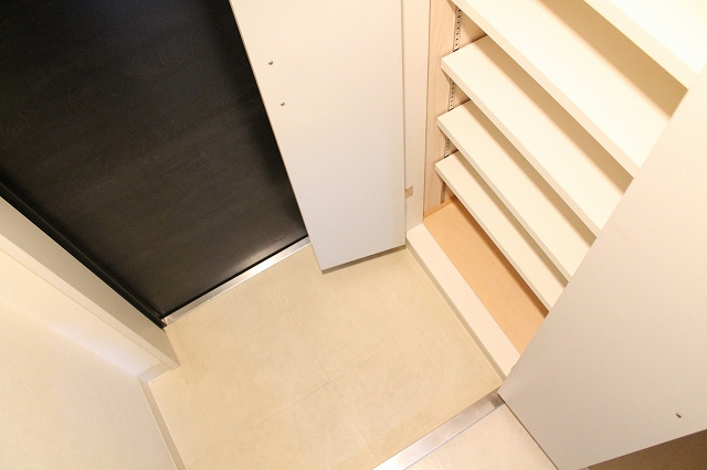 【玄関】カーライル堺市駅前