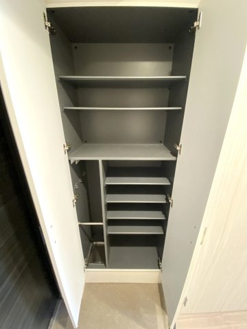 【収納】プレサンス長堀通グレイタス