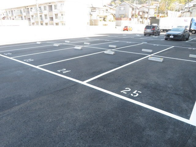キャッスルコート田寺東の駐車場