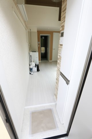 ユナイト追浜 ベネッティーの杜の玄関|同タイプ参考写真です。