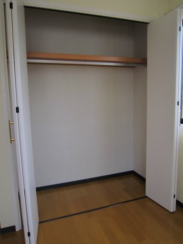シャイデック東光台の収納|洋室クローゼット内