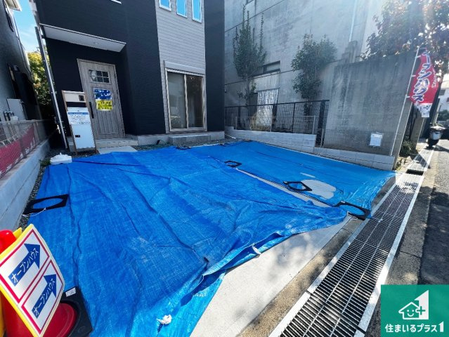 8(土)9(日)現地説明会　富田林市津々山台　ラスト1邸の前面道路含む現地写真|駐車スペース！散水栓があるので、こまめに愛車を洗えます！