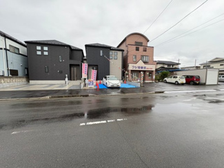 【前面道路含む現地写真】