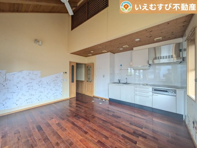 深谷市東方　中古戸建の居間・リビング
