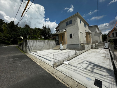 【外観】 | LIGNAGE尾張旭市新居町寺田２３－１期　全２棟【仲介手数料無料　城山小学校　旭中学校】 | 〈内覧予約キャンペーン実施中！〉マックスバリュde住まい相談までご連絡下さい。〈内覧予約キャンペーン実施中！〉マックスバリュde住まい相談までご連絡下さい。