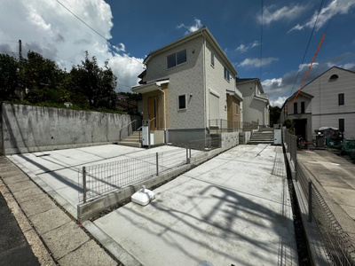 【外観】 | LIGNAGE尾張旭市新居町寺田２３－１期　全２棟【仲介手数料無料　城山小学校　旭中学校】 | 新築戸建の事はマックバリュで住まい相談へお任せください。