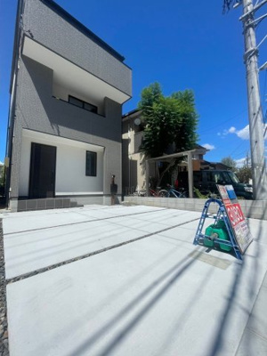 【前面道路含む現地写真】 | LiveleGarden.S千種区香流橋全3棟＜新築一戸建て仲介手数料無料＞ | 仲介手数料キャンペーン実施中です♪詳細は弊社ホームページもしくはスタッフまでお気軽にお問合せ下さいませ♪ お役に立てる自信があります♪