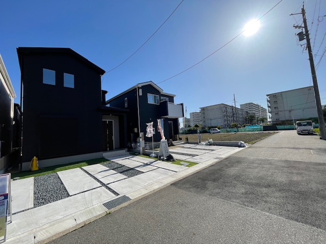 GRAFARE中川区戸田明正３期　【仲介手数料無料　明生小学校　富田中学校】の前面道路含む現地写真|LINEから簡単お問合せ可能！
友達検索で@nqk7328tです！。