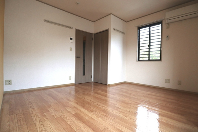 【寝室】 | プレミール | 角部屋！