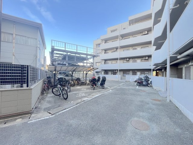 東峰マンション清水IIの駐車場