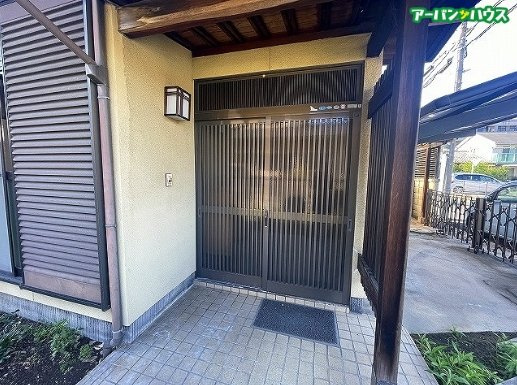 下中野戸建のエントランス