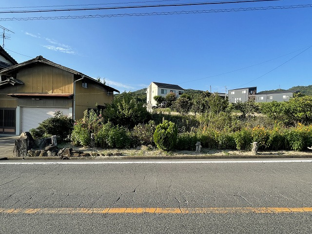 前田東町 土地の前面道路含む現地写真