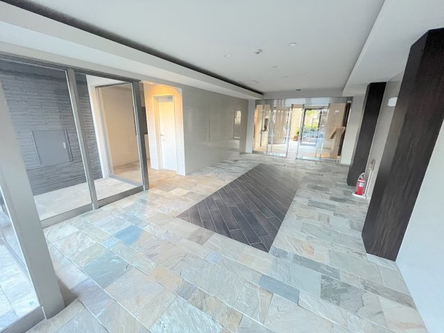 イクシオン折立アクロスガーデンのエントランス