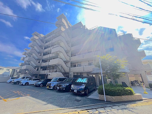 井尻パーク・ホームズの外観