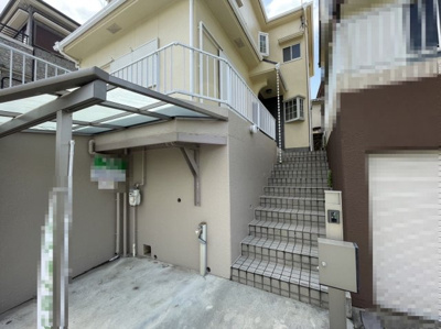 【その他】 | 今熊３丁目　中古一戸建 | 道路より高くなっているため人の視線が気になりにくい立地です♪