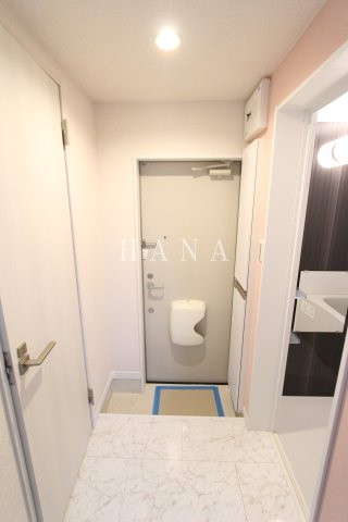   ユナイト保土ヶ谷ペレストロイカの玄関