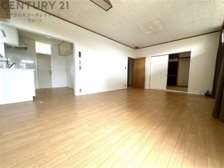 雲雀丘山手1丁目貸家の居間