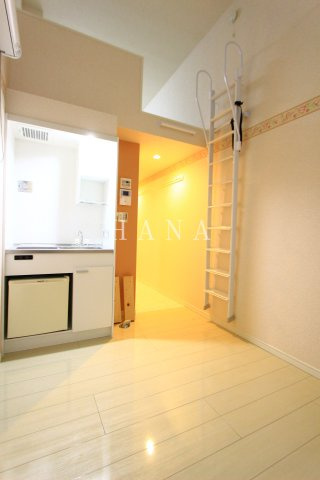 ユナイト根岸ポール・ヴァレリーの居間・リビング